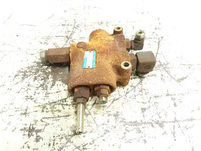 Char-Lynn 606-1326-002 Hydraulic Valve off of a Caterpillar M50DP Forklift
