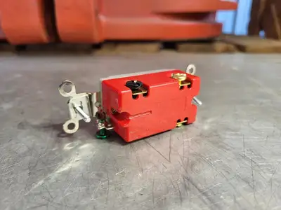 NEW HUBBELL HBL1223