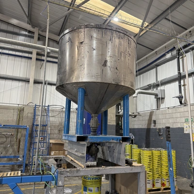 IBC decanting stations with Ian Fellows System 2X Scales to fill upto 20 L