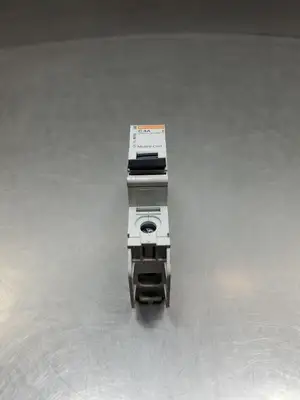 USED Merlin Gerin 60105 MULTI 9 C60 Circuit Breaker, 4A, 240VAC/60VDC