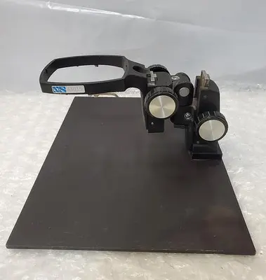 MICROSCOPE STAND WITH BASE