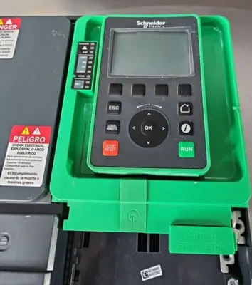 Schneider ATV930D45N4 / VW3A1111 Case and Graphic Display (BIN441)