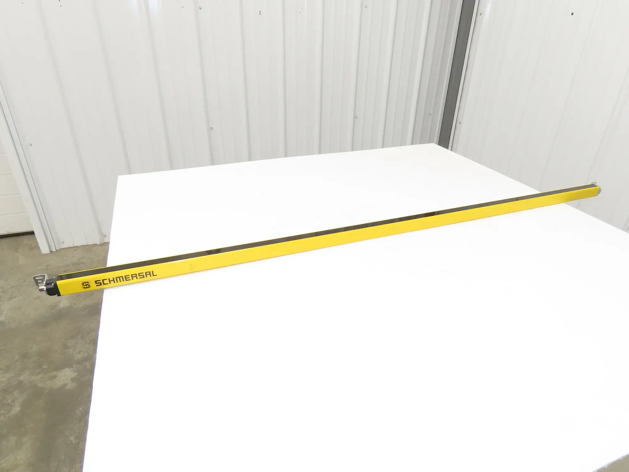 Schmersal SLC440COM-E-1450-14-1050 Safety Light Curtain Emitter -Needs Repair