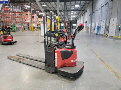 USED RAYMOND 8410