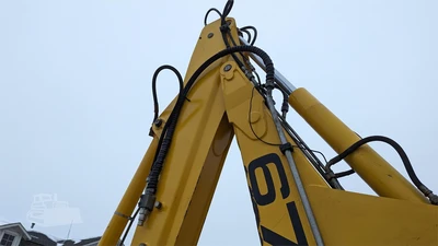 USED NEW HOLLAND 675E