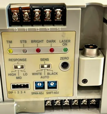 NEW KEYENCE LB-1001 SENSOR CONTROLLER LB1001