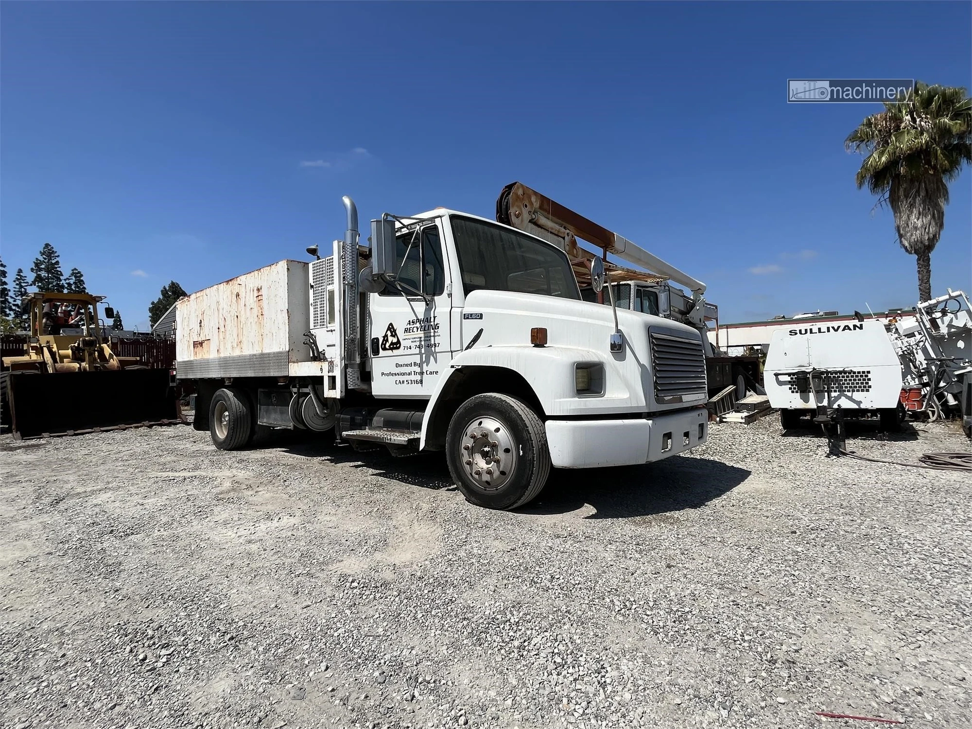 Used 2000 FREIGHTLINER FL60 Tractors & Trailers California US | Lillo Machinery #1388213