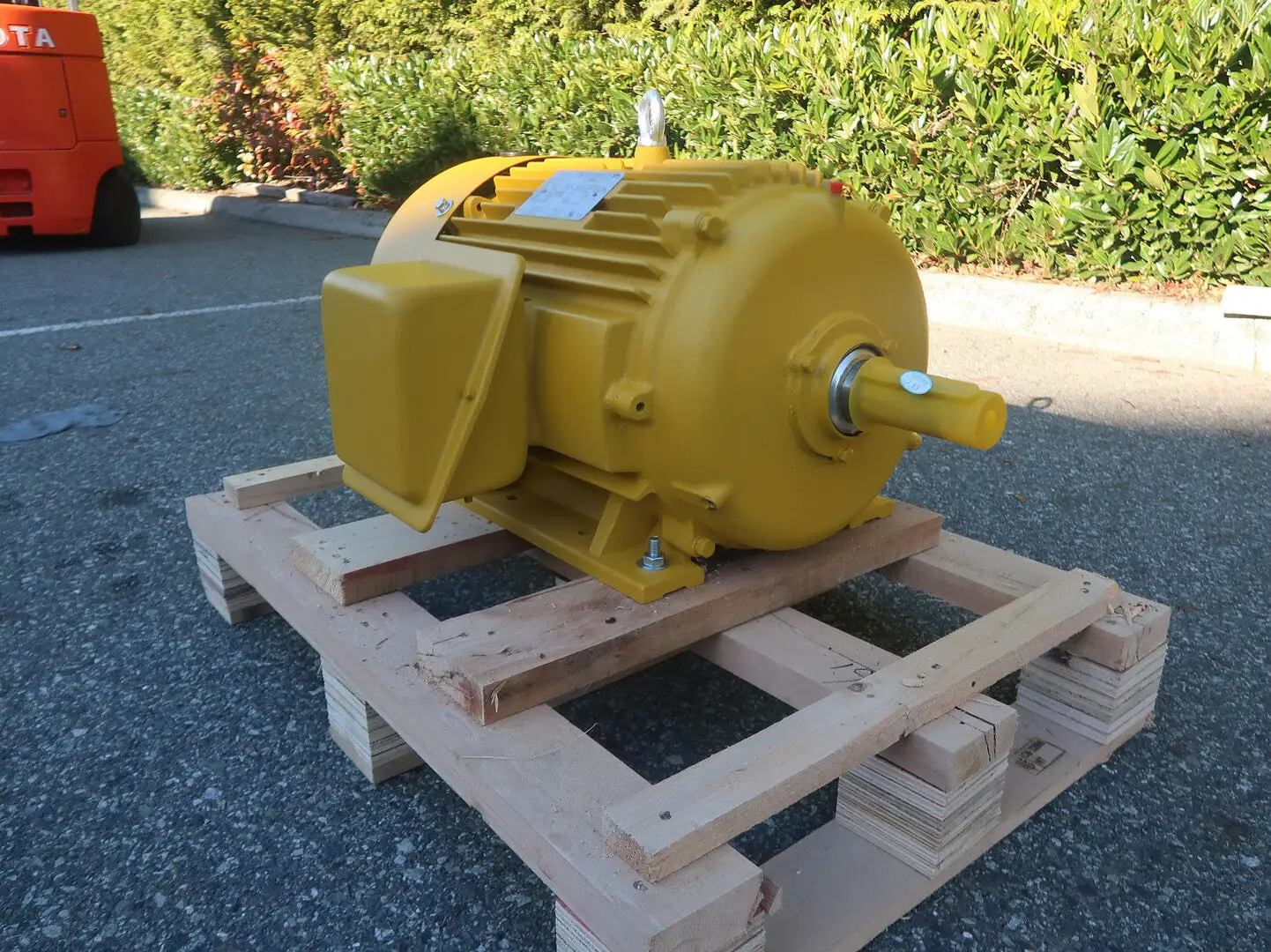 25 hp, 575 volts, 3600 rpm Electric Motor