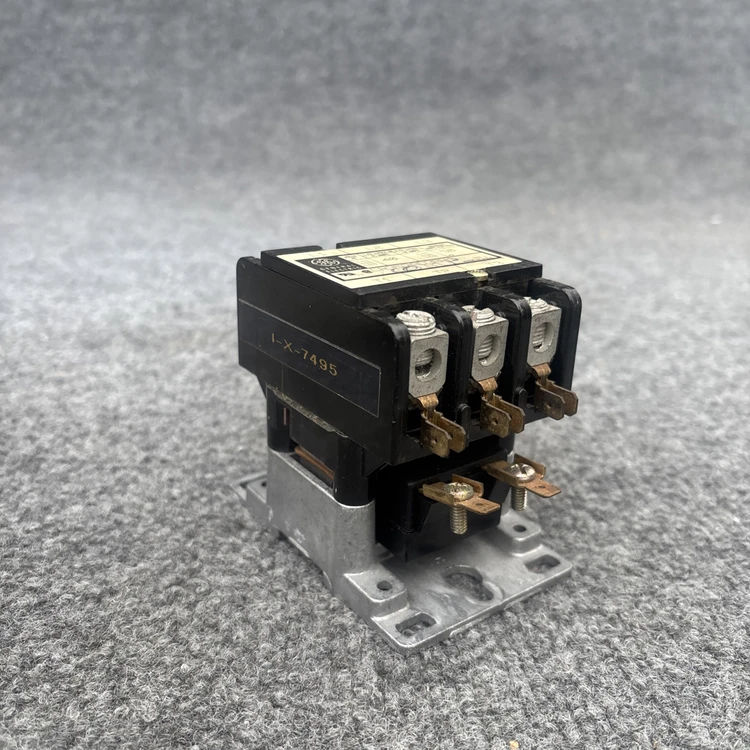 Used GE CR353AD3BH1 Relays & Switches California US | Davliegogo LLC #1725462