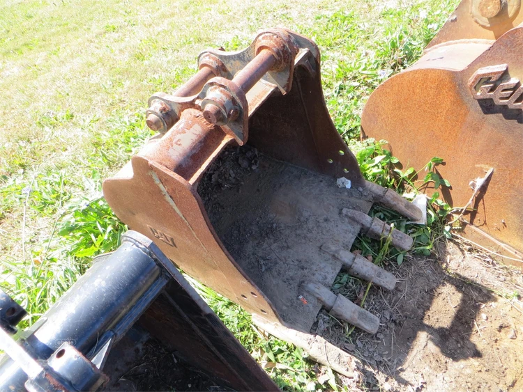 Used CATERPILLAR 2522600 Multipurpose Buckets New York US | Abele Tractor #1343080