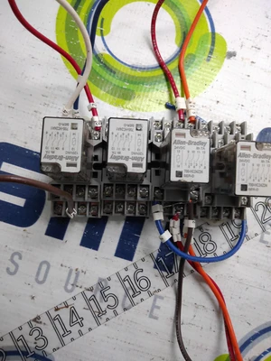 USED ALLEN BRADLEY 700-HC24A1