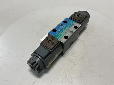 USED VICKERS DG4V-3S-6C-M-U-HL7-60-EN490