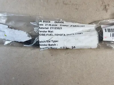 NEW TOYOTA 23273-17081