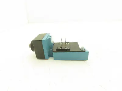 Honeywell LSZ7C1A Micro Limit Switch Heavy Duty 600vAC 10A NEMA A600