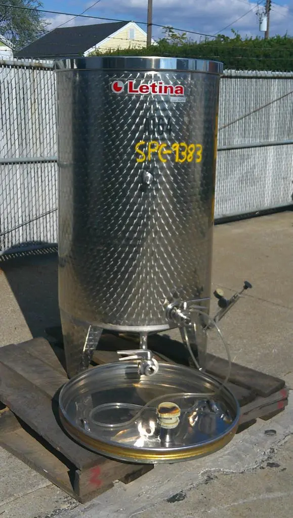 SPC9383  Tank 160 gallon vertical tank, 304 SS, slope