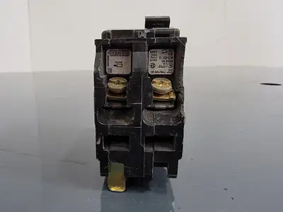 USED SQUARE D QO230
