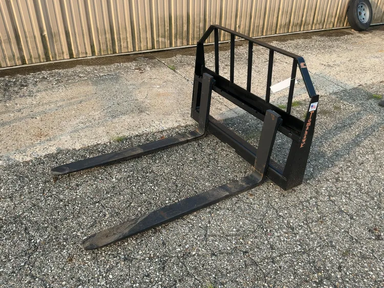 Used _UNKNOWN_ _UNKNOWN_ Pallet Forks Michigan US | Miedema Asset Management Group #1320045