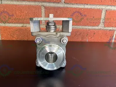 USED PBM S1HLE5X-D---34 STAINLESS STEEL BALL VALVE W/ 1" SANITARY FITTING