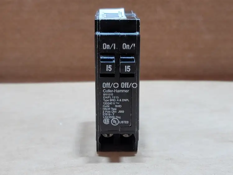 Used CUTLER-HAMMER BR1515 Switchgears British Columbia CA | Lenmark #835807