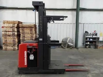 USED 2022 RAYMOND 560-OPC30TT