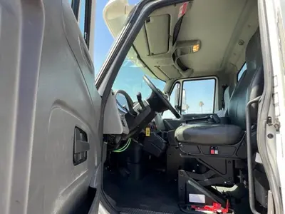 Used 2009 INTERNATIONAL DURASTAR 4400 Fuel & Lube Trucks Washington US | Puget Sound Truck Sales #1546520