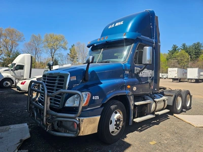 USED 2017 FREIGHTLINER CASCADIA