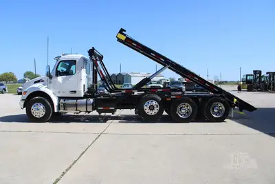 New | in-Stock 2027 PETERBILT 548 Rolloff Trucks Texas US | Roll Off Truck World #1492012