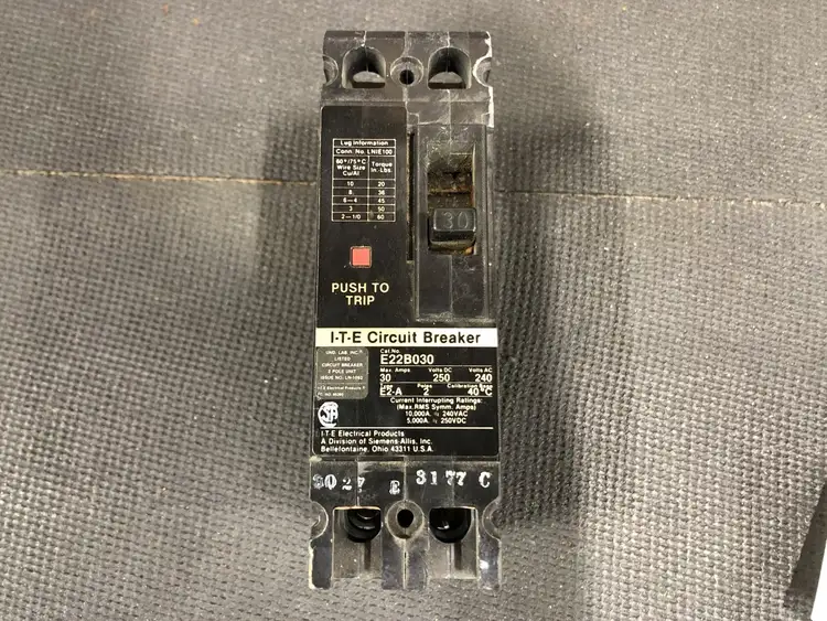 Used SIEMENS E22B030 Switchgears British Columbia CA | Lenmark #244405