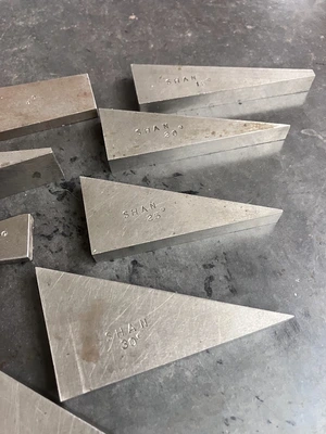 Used _UNKNOWN_ _UNKNOWN_ Precision Angle Plates Michigan US | Miedema Asset Management Group #1360865