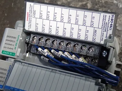 Used ALLEN BRADLEY 1769ECR PLC Chassis Ohio US | HGR 24 #801937