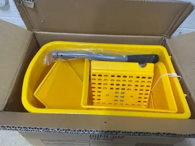 HOMCOM Compact Mop Bucket with Wringer, Mop Bucket on Wheels, 21 Quart, Separate Dirty and Clean Water, Yellow(missing hardware and wheels)