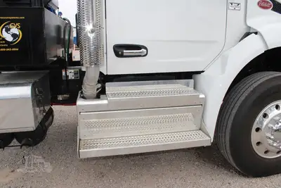 New | in-Stock 2027 PETERBILT 548 Vacuum Truck Texas US | Roll Off Truck World #1492009