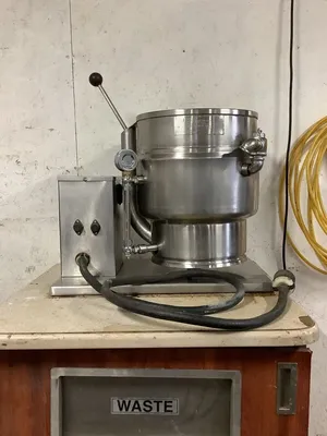 152-0609 Groen TDB 20 Quart Countertop Electric Tilting Kettle