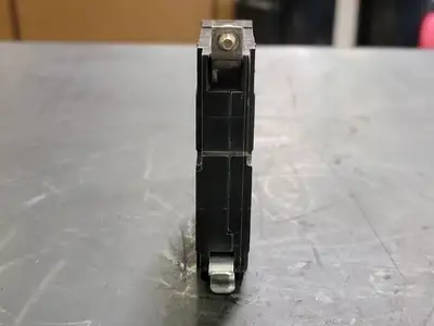 NEW SQUARE D QO115