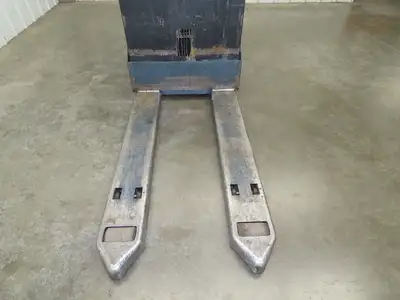 Toyota 8HBW23 Electric Walkie Pallet Jack 4500 lb 45" Forks 8.5" Lift 24V 1590H