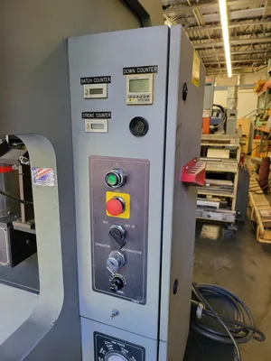 Haeger 824 Hardware Insertion Press w/ Autofeed