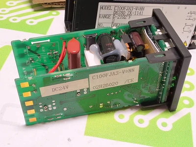 RKC C100FJA3-V*NN TEMPERATURE CONTROLLER 24V DC