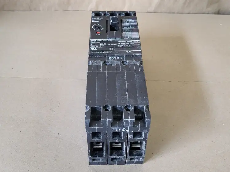 Used SIEMENS CED63A003 Switchgears British Columbia CA | Lenmark #239085
