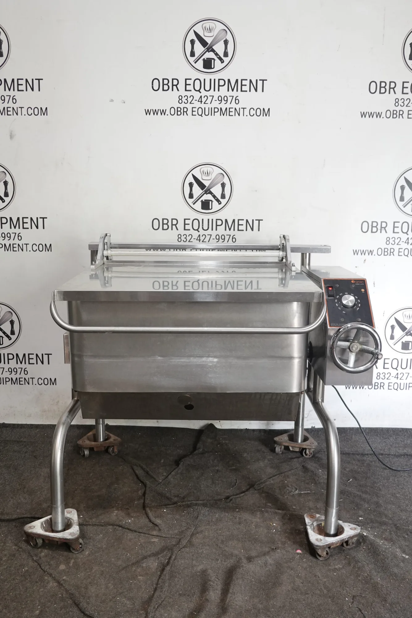 2020 GROEN 40 GALLON NATURAL GAS BRASING TILTING SKILLET MODEL BPM-40GC