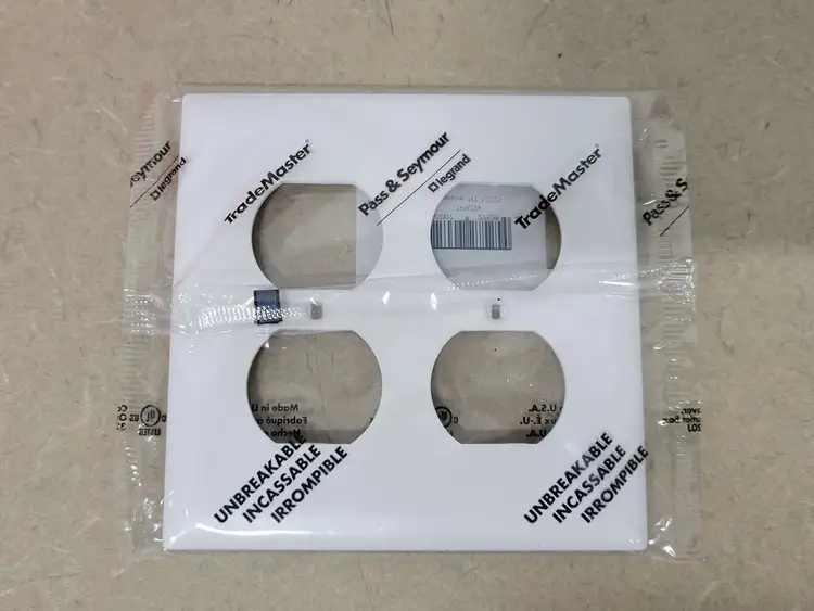 New | in-Stock PASS & SEYMOUR TP82-W Switchgears British Columbia CA | Lenmark #240923