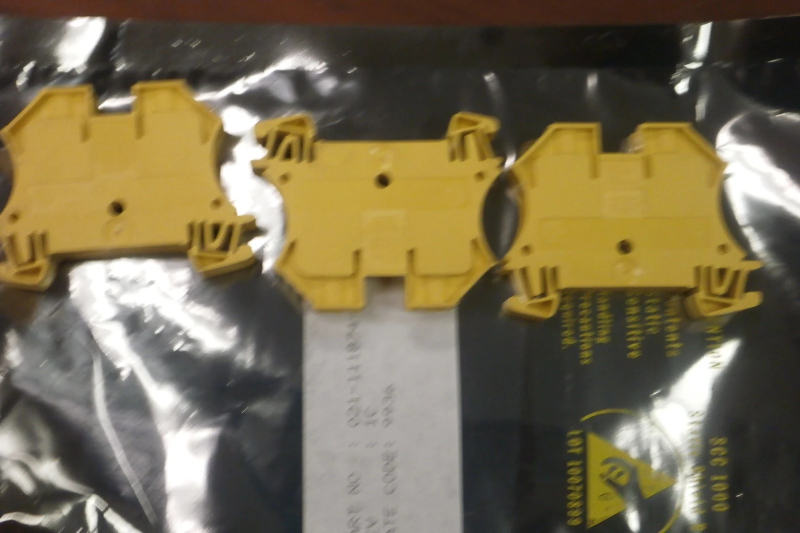 USED Allen Bradley 1492-J10 Yellow