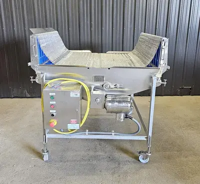 Used Belt Conveyor, 39’’ Wide X 70’’ Long, With Spray Bar Applicator