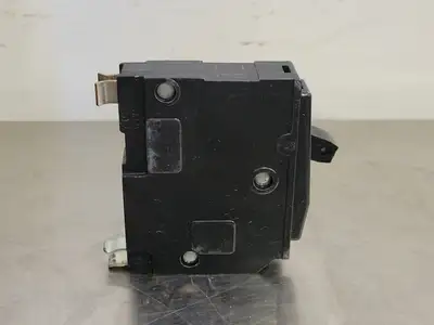 NEW SQUARE D QO120