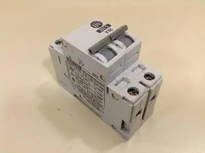 USED ALLEN BRADLEY 1492-CB2/G200 SER B