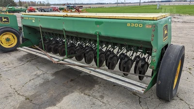 USED JOHN DEERE 8300