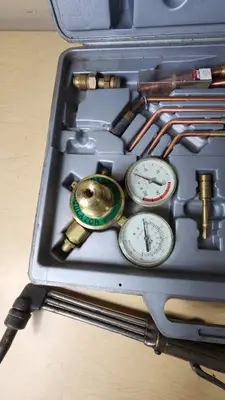 Victor Welding & Cutting Torch Kit with Gauges and Accessories - Missing One Gauge Set