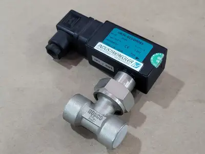 NEW INDUSTRIEREGLER UR3K-015GM065