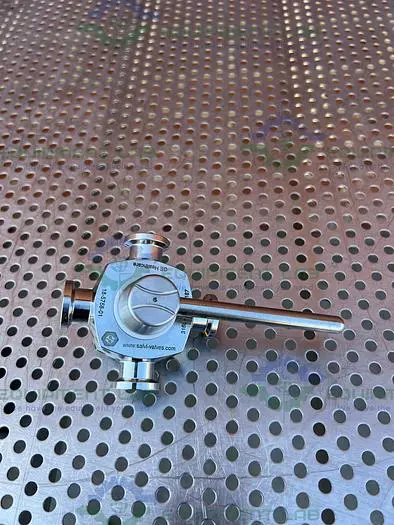 Used GE HEALTHCARE SALVI DN6 1187 4-WAY 316 VALVE 18-5758-01 W/ 1/2" SANITARY FITTING Valves/Fittings California US | Equipment Lab #485622