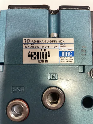 MAC 82A-AD-BKA-TU-DFF6-1DK 4-Valve Directional Control Valve Manifold 24V 150PSI