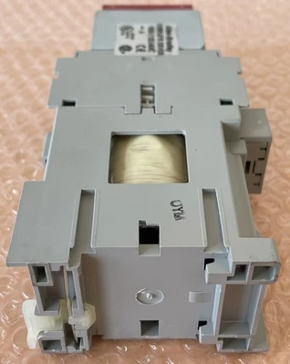 NEW Allen Bradley Guardmaster Guard master 100S-C12DJ404C